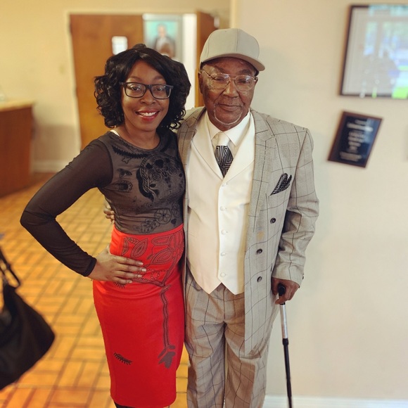 Red and black long sleeves - Picture 3 of 7